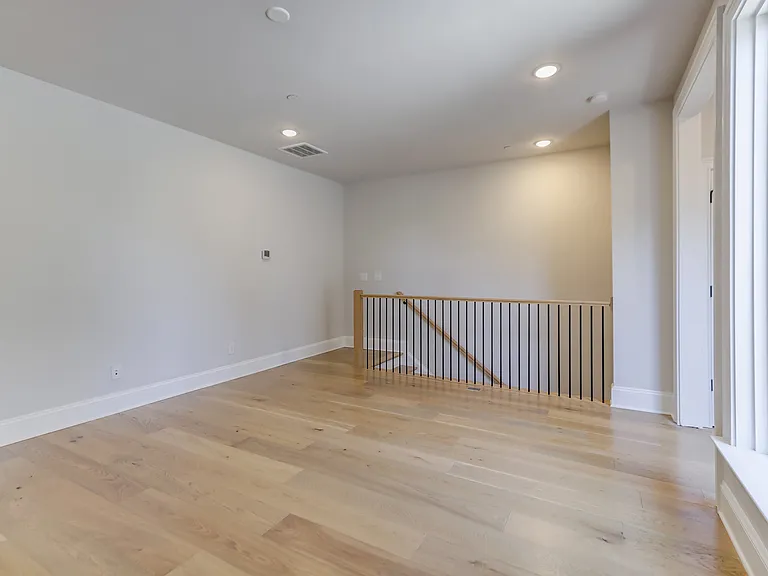1107 Parkside Greenway Dr — Photo 41