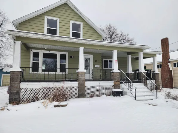 531 6th Ave, Menominee, MI 49858