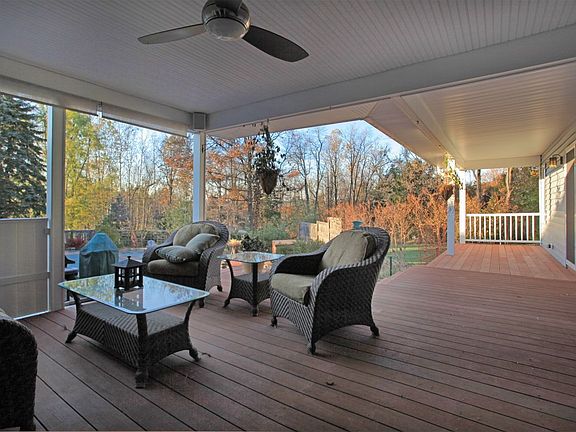 Covered rear deck
