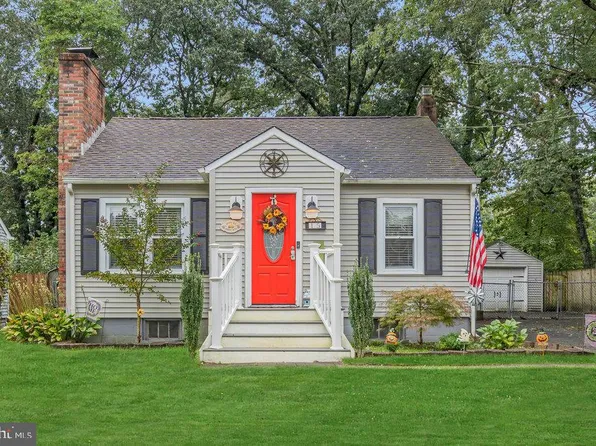 15 Chestnut St, Waretown, NJ 08758