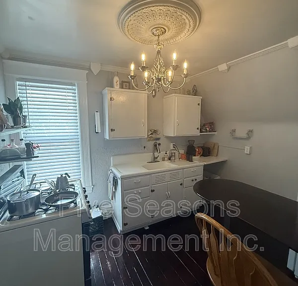205 N Willard St #4 — Photo 1