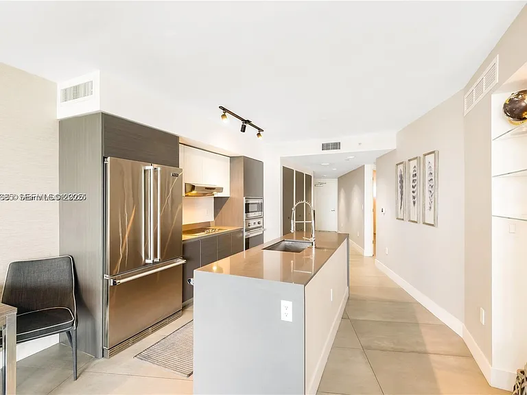9821 E Bay Harbor Dr #503 — Photo 21