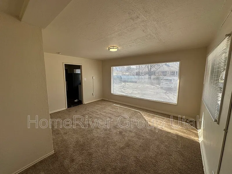 3 bed, 1.0 bath, 850 sqft, $1,395 — Photo 3