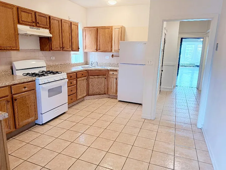 2 Apartment — Photo 1