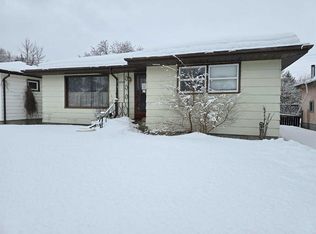 10714 E 101st St, Peace River, AB T8S1L1