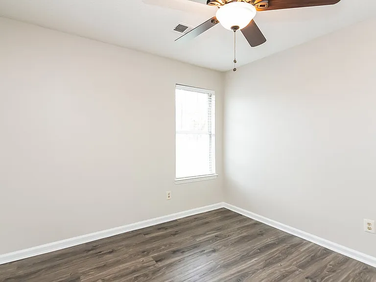 1886 Towson Ln — Photo 10