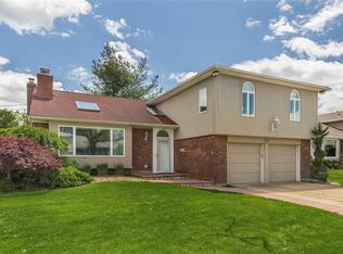 741 Van Dam St, Valley Stream, NY 11581