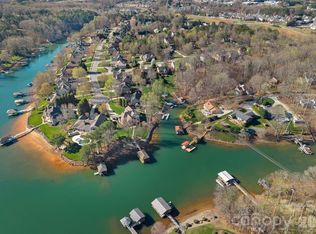 2474 Green Point Ln, Denver, NC 28037
