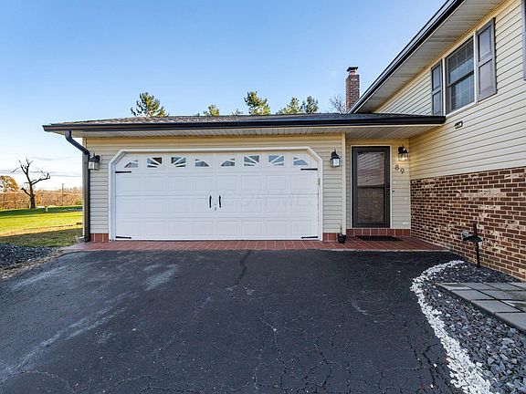 3rd image of 89 Arlington Dr