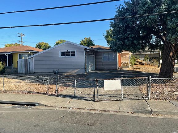3rd image of 1421 Griffin Dr