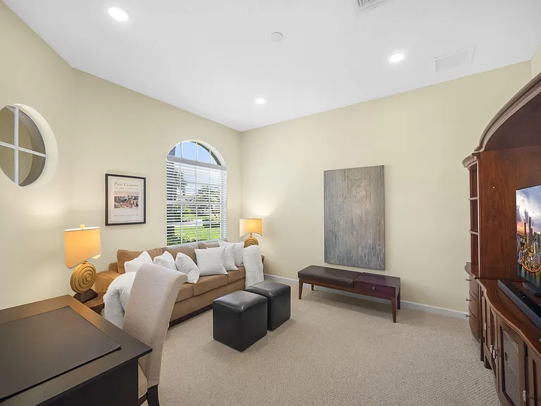 8901 Champions Way — Photo 10
