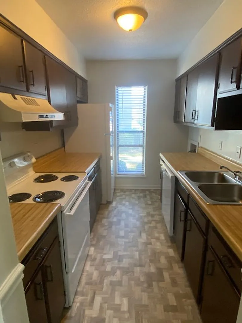 Spacious 2 bedroom , 1 bath - Just 8 minutes from the University of South Carolina! — Photo 2