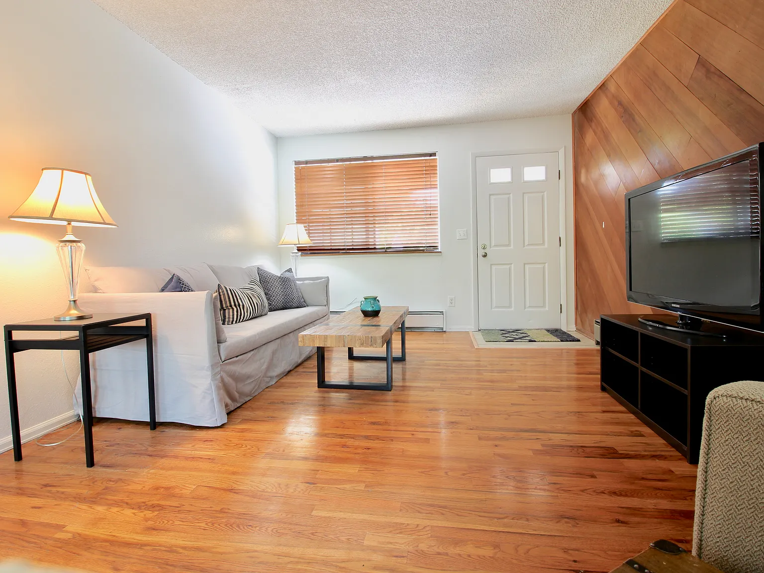 4 bed, 1760 sqft, $2,900 — Photo 4
