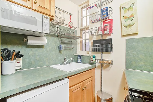 Rented by Streetwise NYC LLC | media 25