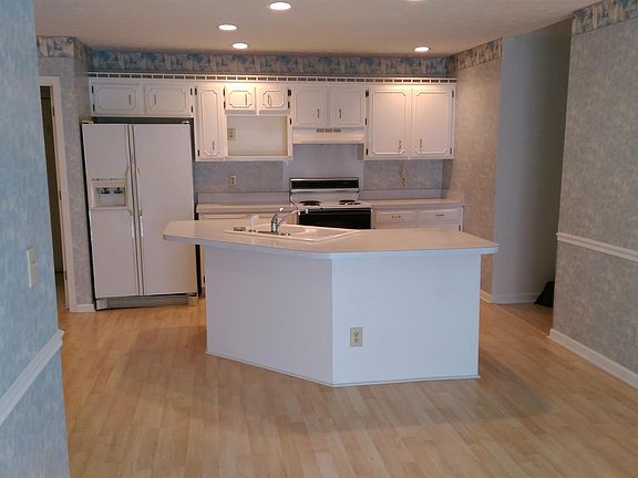 4th image of 117 Saint Michaels Ln