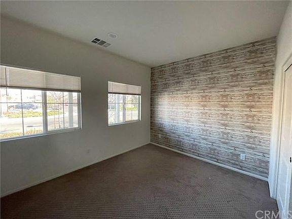 4th image of 3232 S Newton Ave