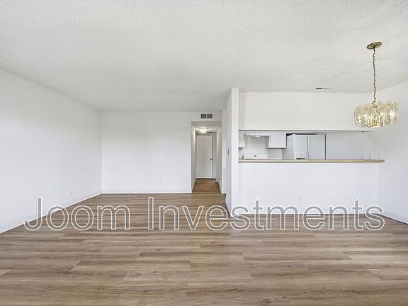 3rd image of 1527 Palm Ave APT P