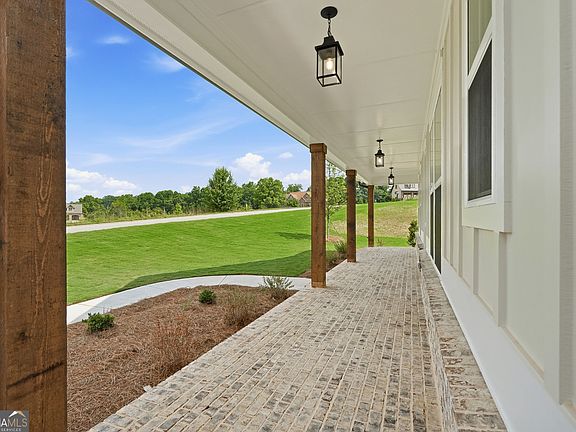 4th image of 355 Sweetgrass Dr