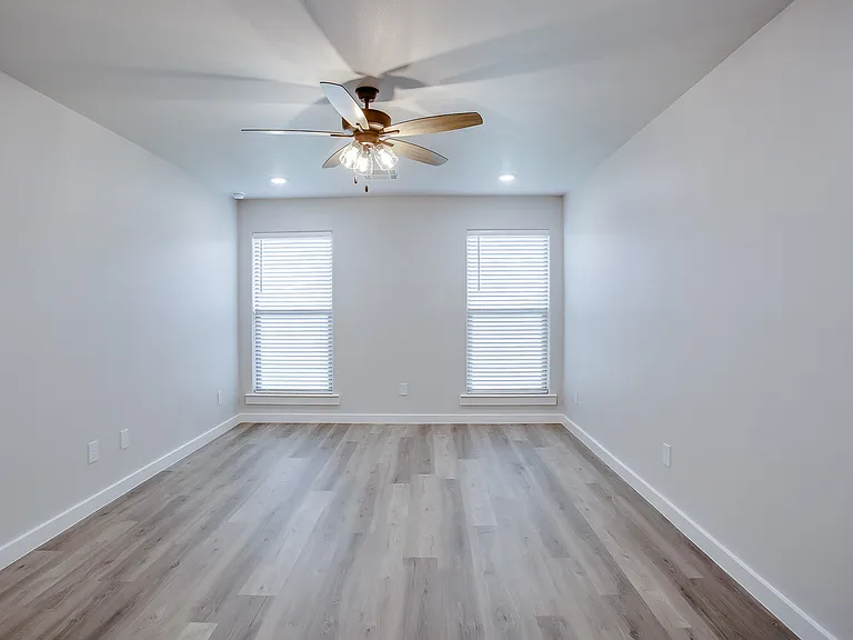 10512 Abbeville Ave — Photo 11