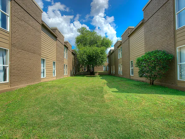 CrestWind Townhomes and Apartments