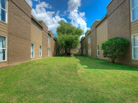 CrestWind Townhomes and Apartments