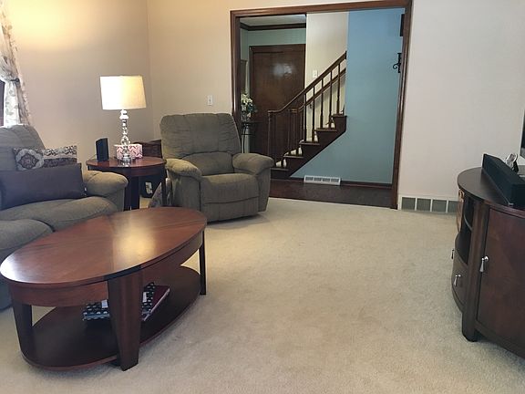 2nd image of 136 Nicole Dr