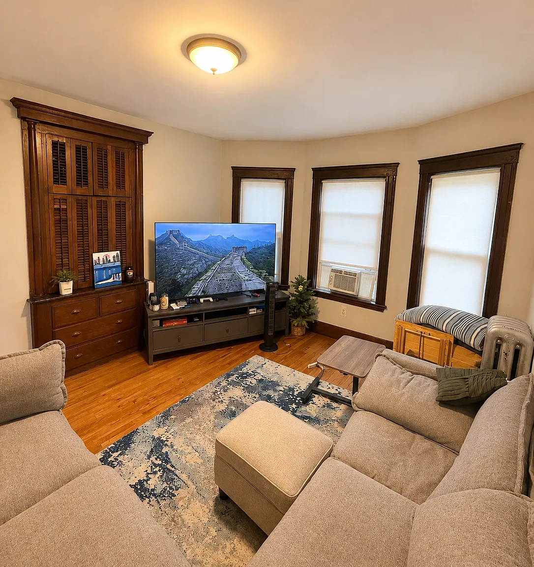 4 bed, 9999 sqft, $5,000 — Photo 3