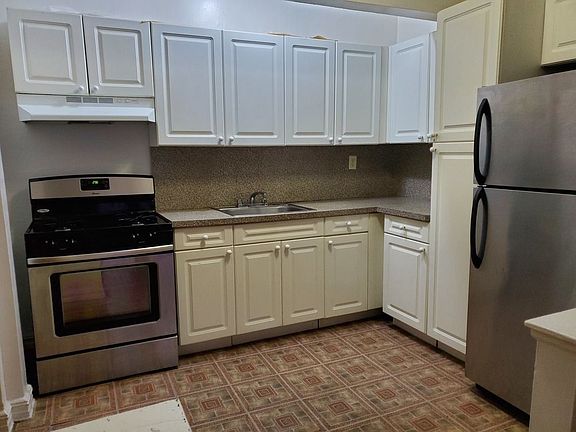 4th image of 4143 39th Pl APT 2h