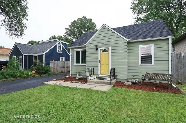 1423 Ridgeway Ave photo 1