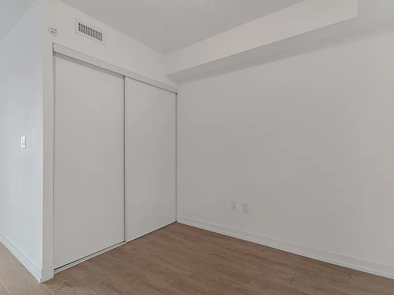 1410 Dupont St — Photo 16