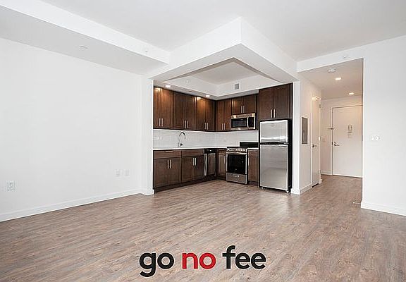 3rd image of 425 W 18th St APT 7B