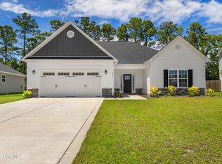 212 Lookout Ln, Sneads Ferry, NC 28460