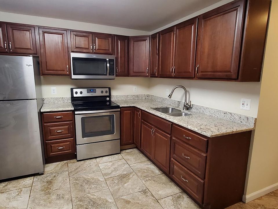 1st image of 612 W 11th St #C
