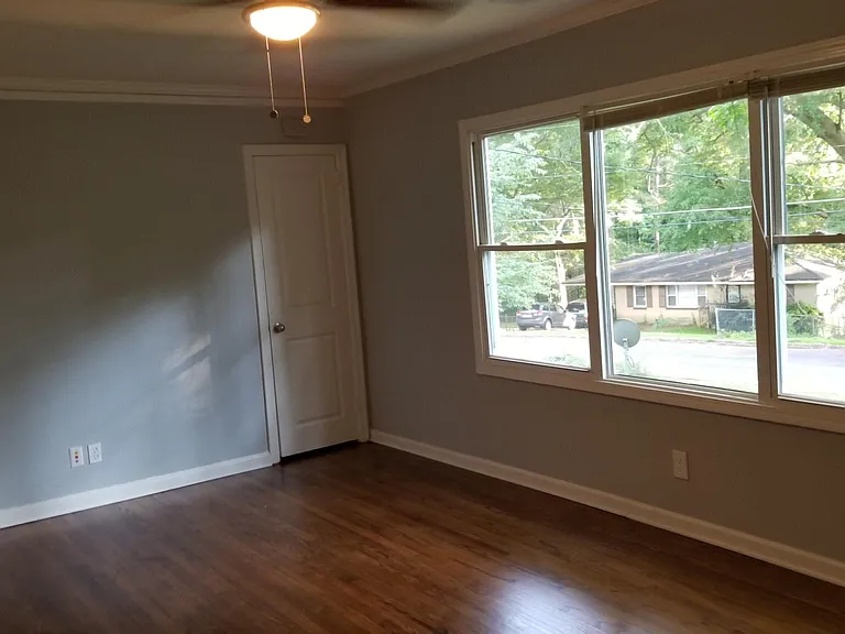 Living Room (2)