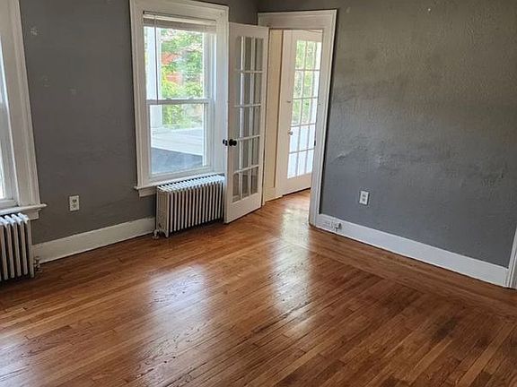5th image of 54 Gilbert Ave #2
