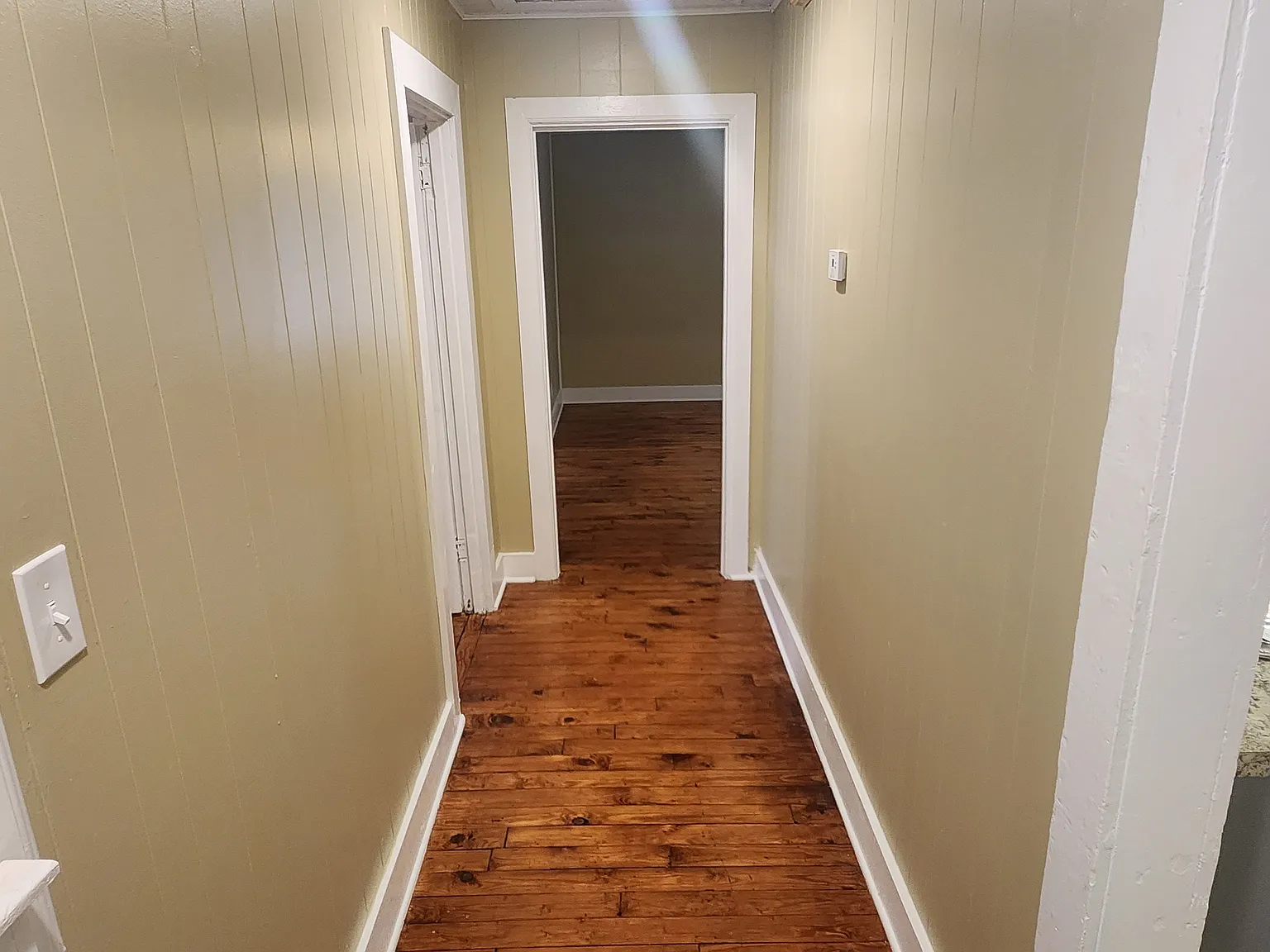 2 bed, 850 sqft, $1,500 — Photo 2