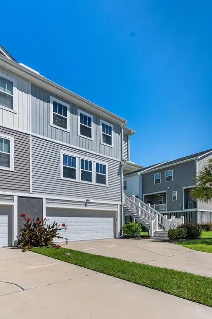 Move In Ready Townhome in Marshview Commons! — Photo 3