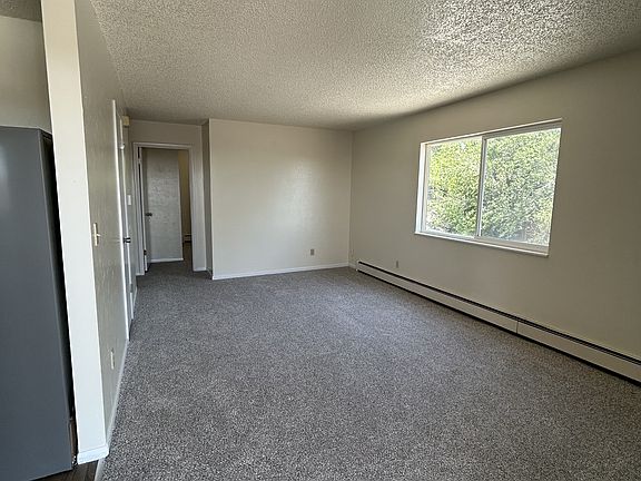 3rd image of 1048 Western Dr #4