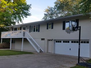 3253 Windward St NE, Solon, IA 52333