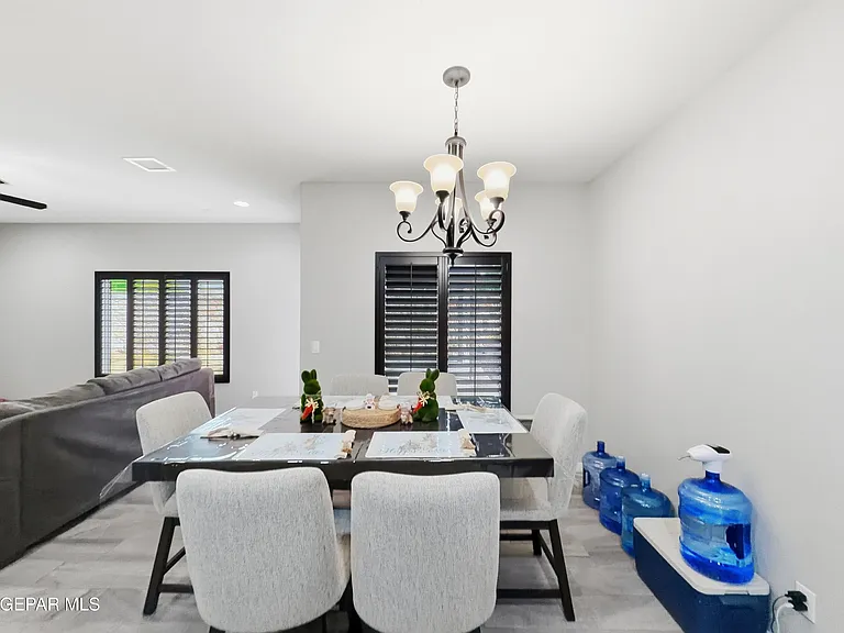12805 Kingsbury Ave — Photo 6