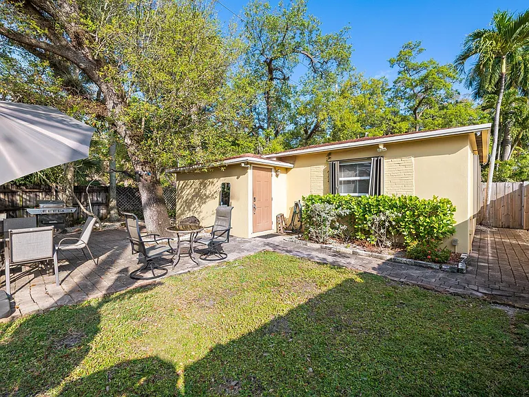 1140 SW 9th Ave — Photo 11