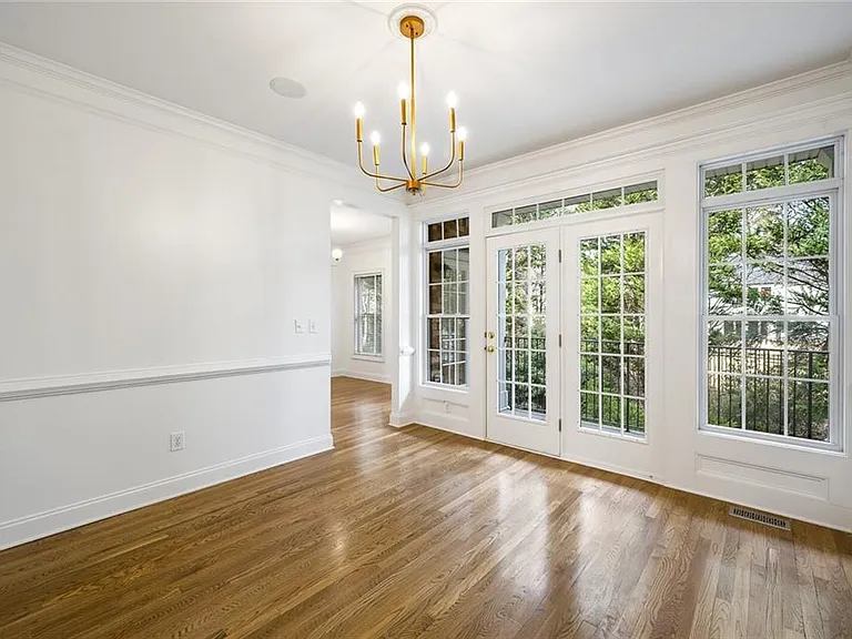 2603 Oglethorpe Cir — Photo 25