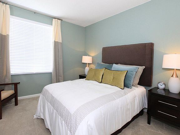3rd image of 2555 Fenton Pkwy APT 207