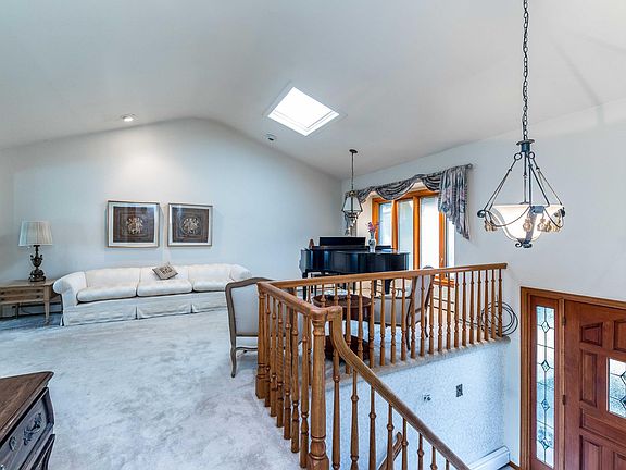 3rd image of 2809 Bellmore Ave