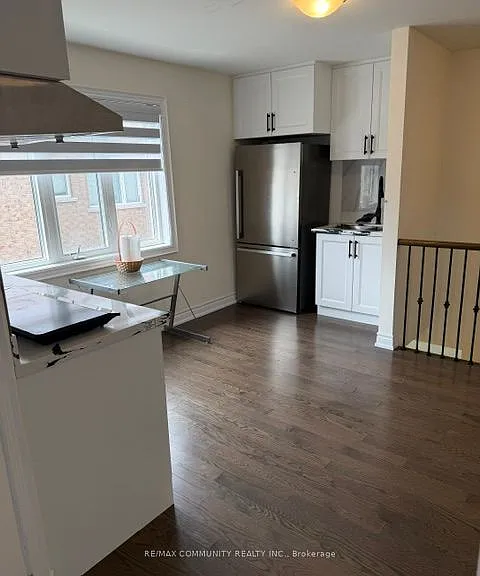 337 William Forster Rd E — Photo 5
