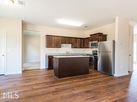 4th image of 2405 Clapton Ct
