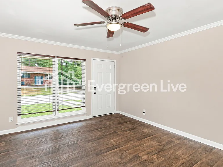 3435 Jonathan Cir — Photo 7