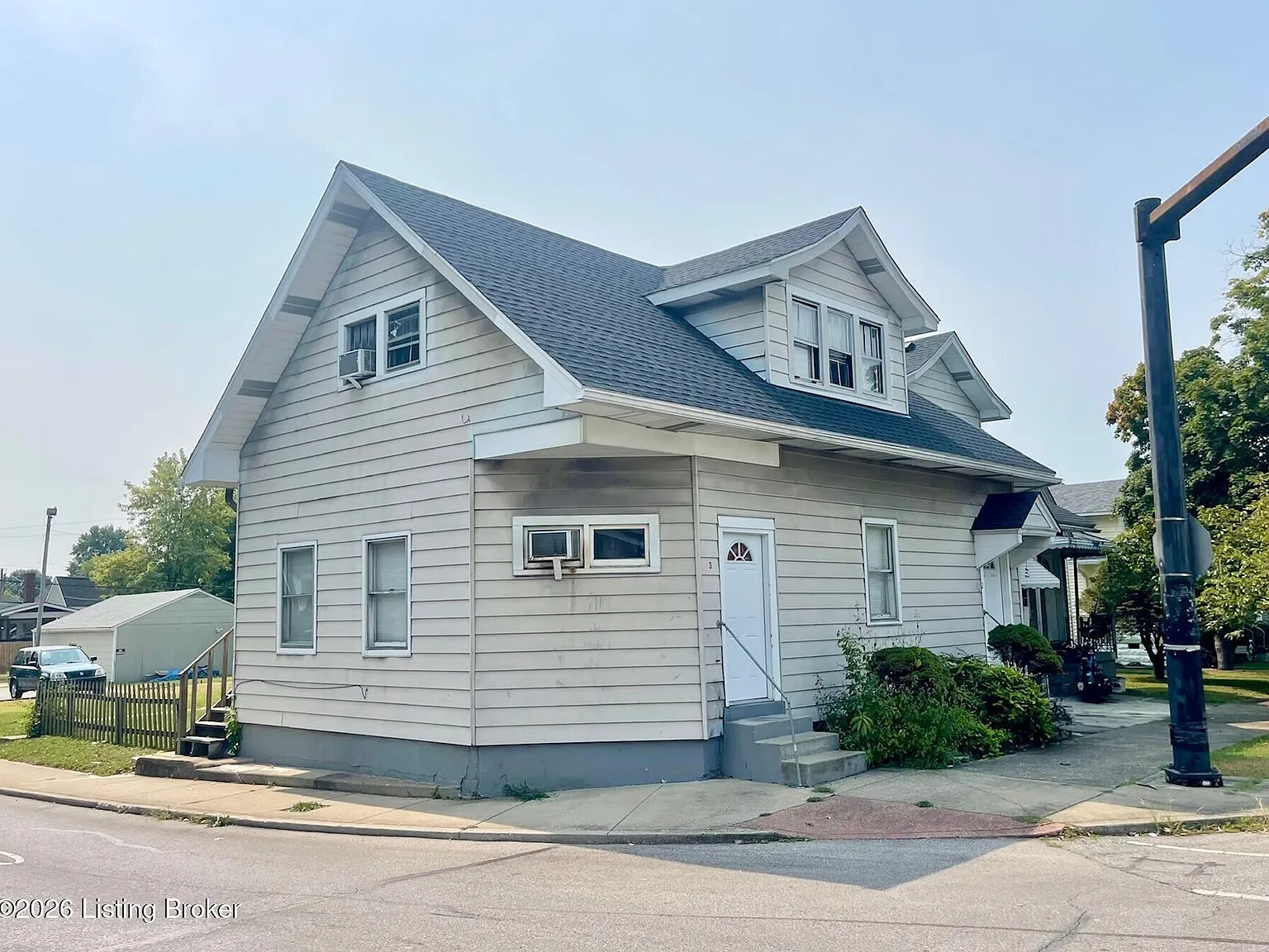1 bed, 1.0 bath, 550 sqft, $595 — Photo 1
