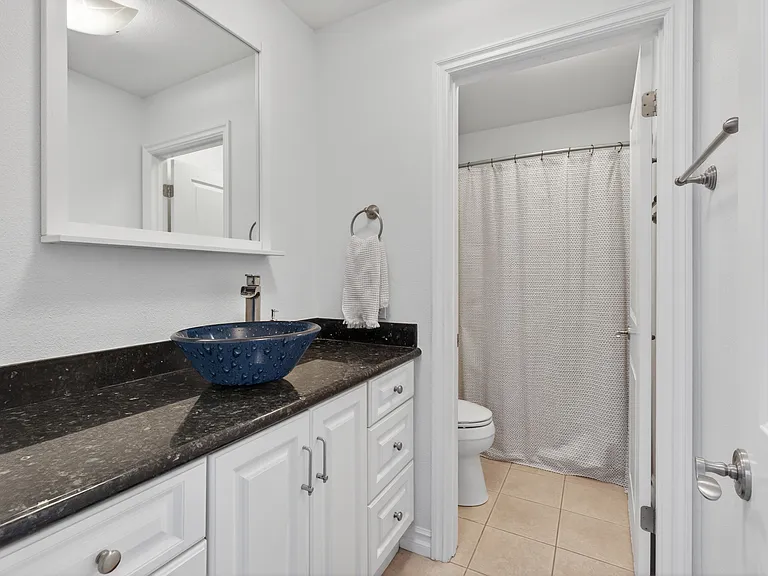 24601 Harbor View Dr #B — Photo 30