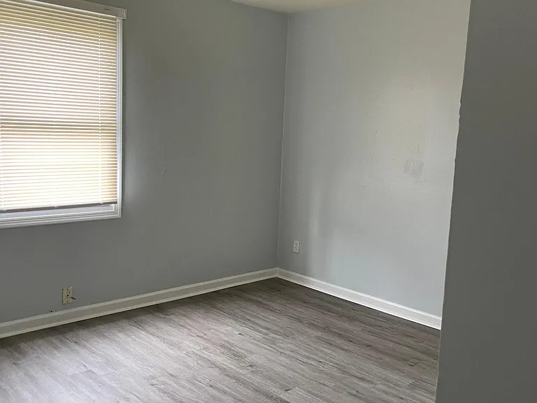 246 N Dennis Dr — Photo 7